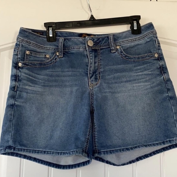 Seven7 Pants - Seven7 Thick Stitch Pockets Jean ShortsSize 10